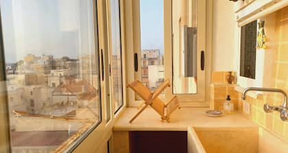 Family sized trendy flat in the heart of Marsala with balconies and sea view
