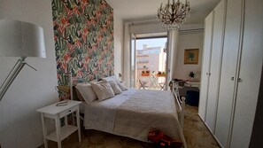 2 bedrooms, hypo-allergenic bedding, desk, iron/ironing board