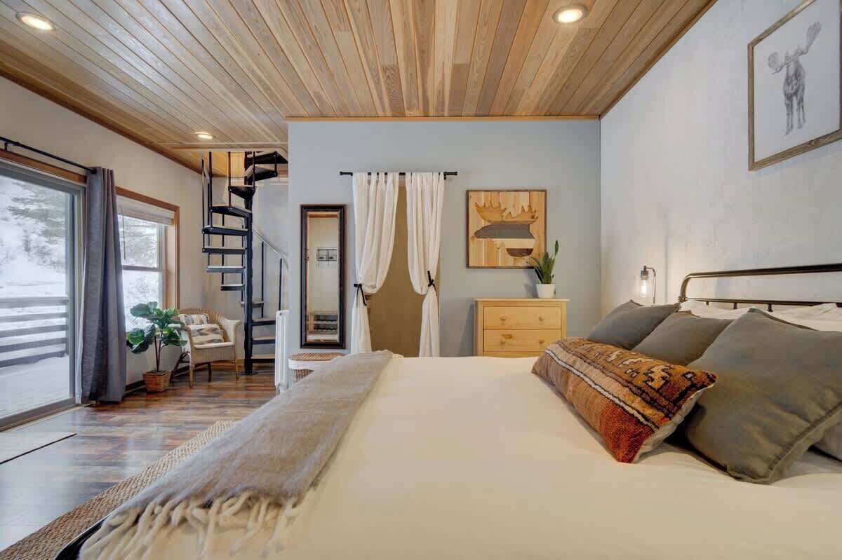 1 bedroom, iron/ironing board