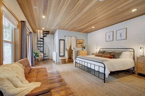 1 soverom og strykejern/-brett