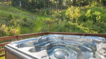 Tina de hidromasaje al aire libre