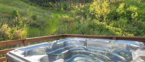 Tina de hidromasaje al aire libre