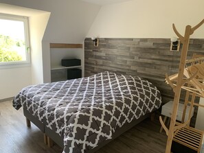 1 Schlafzimmer, B ügeleisen/Bügelbrett, kostenloses WLAN
