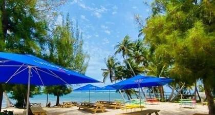 Villa Celestial Blue Beach Front & Room Services