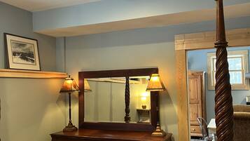 2 bedrooms, iron/ironing board, travel cot, free WiFi