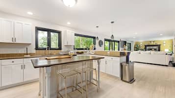 Luxury House | Private kitchen | Full-size fridge, microwave, oven, stovetop