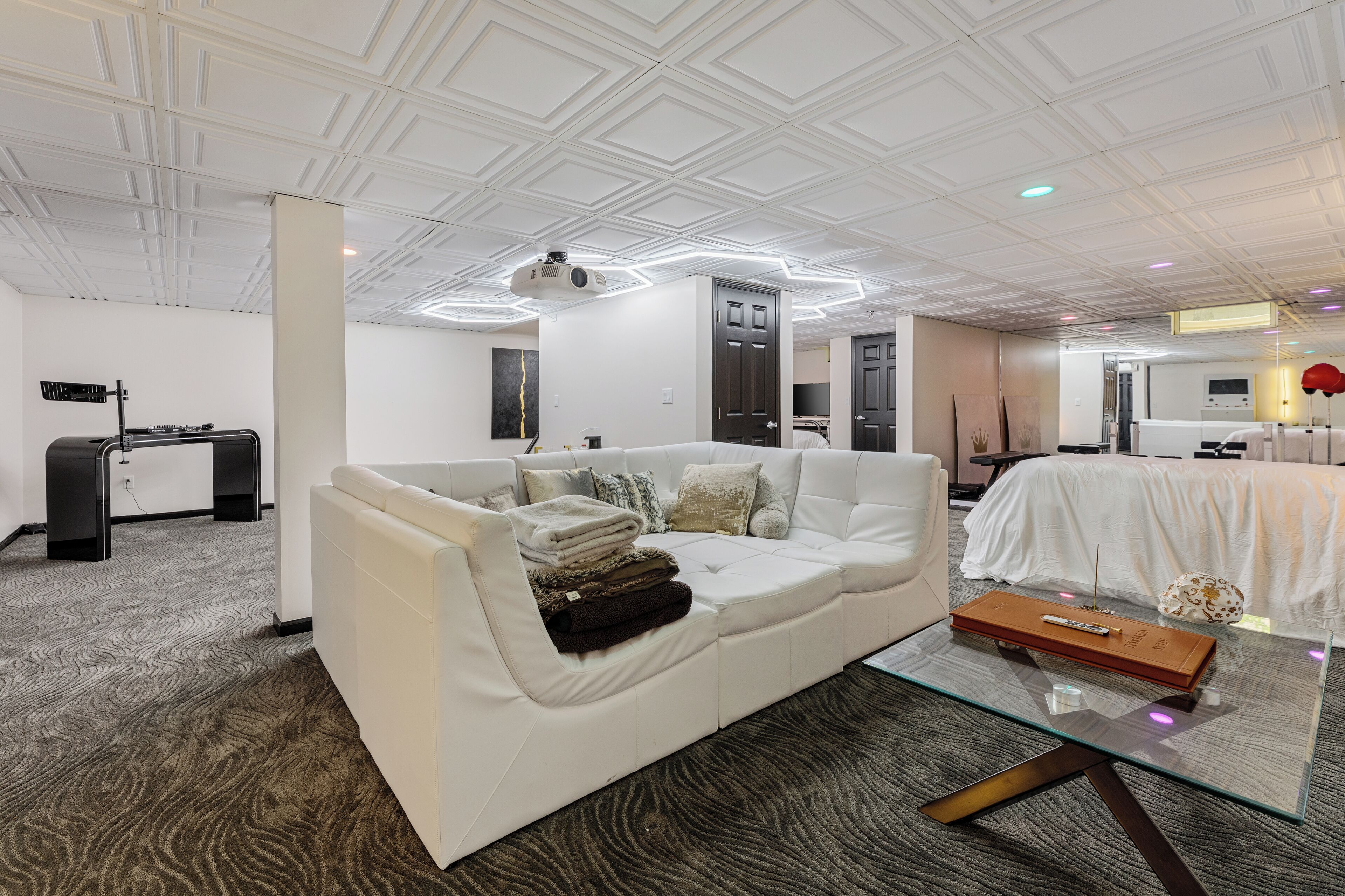 Luxury House | Room amenity