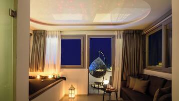 Suite with Sea View | Egyptian cotton sheets, premium bedding, in-room safe, desk