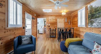 Cozy 2-bedroom Cottage with Access to Bantam Lake