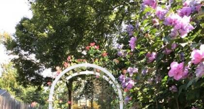 Cozy 2-bedroom Cottage with Access to Bantam Lake