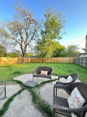 Property grounds - The House on Oak (Lawton)