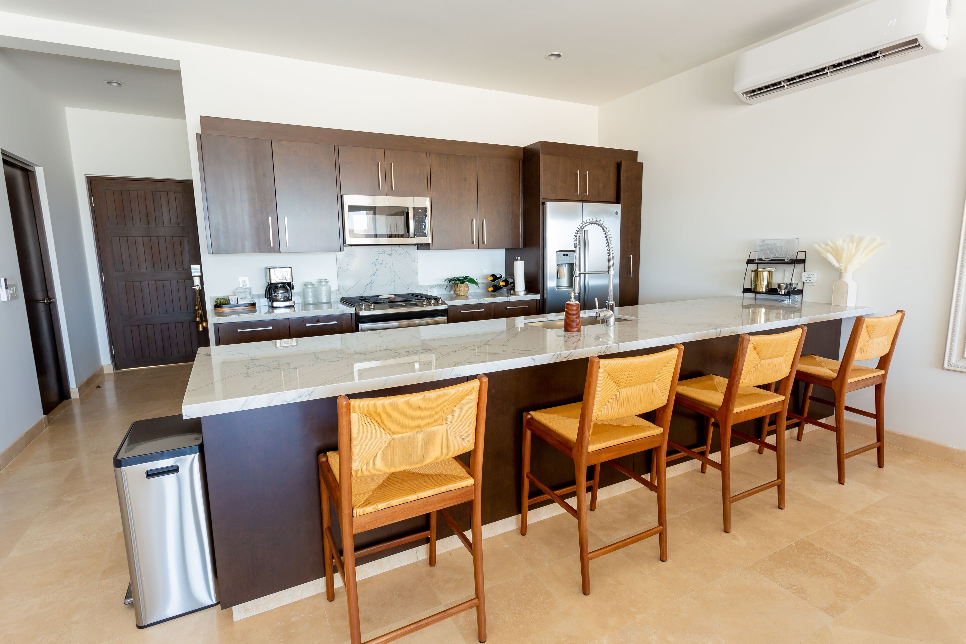 Pedregal Penthouse Condo with Expansive Ocean Views