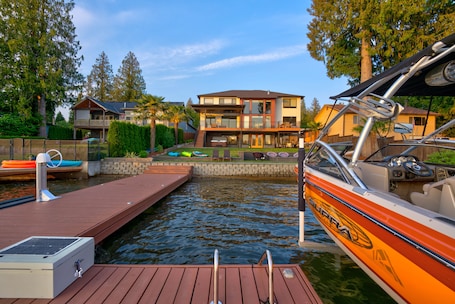 Exterior. Waterfront Luxury: Private Deck Lake Tapps