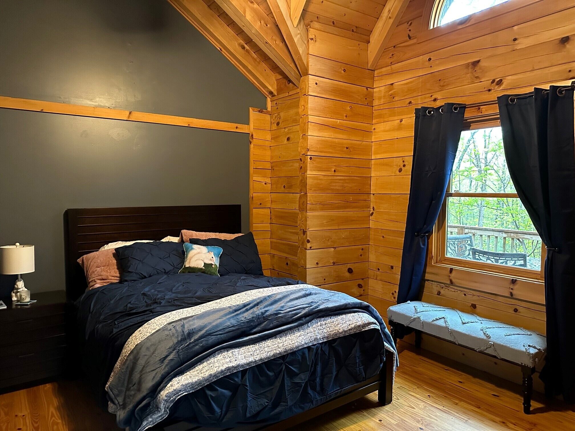 Beautiful Mountain Log Cabin