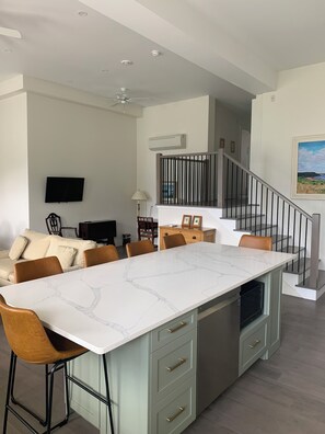 Interior - Water view ground level 2 bedroom 2 and 1/2 bath (Souris)