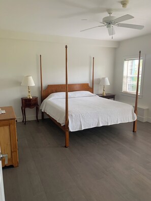 2 bedrooms, iron/ironing board, free WiFi, bed sheets - Water view ground level 2 bedroom 2 and 1/2 bath (Souris)