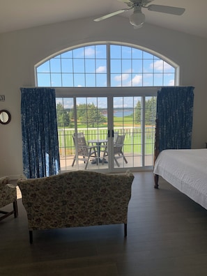 2 makuuhuonetta, silitysrauta/-lauta, ilmainen Wi-Fi, vuodevaatteet