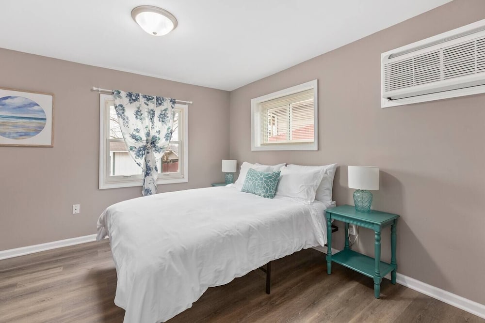 Indiana Dunes Portage Duplex with view of the water Portage Vrbo