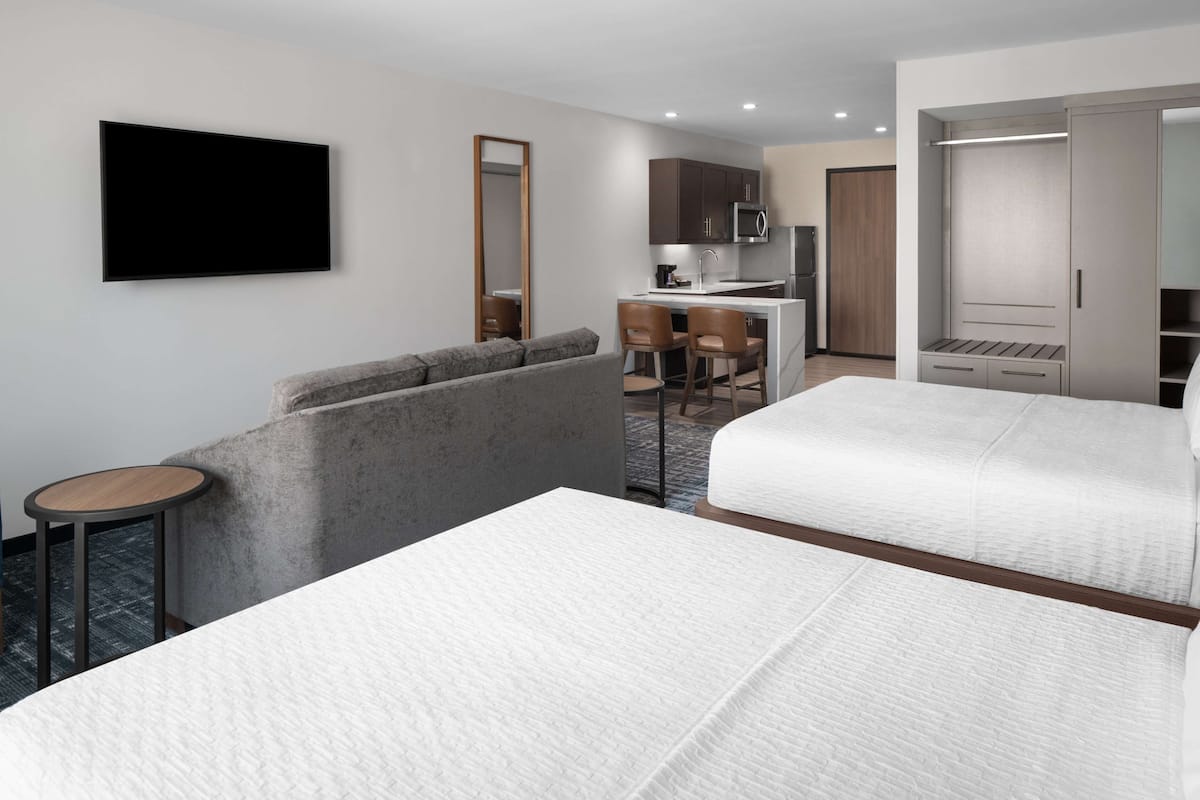 1 bedroom, in-room safe, desk, blackout curtains