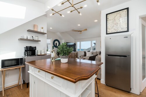 C by the Sea - Ocean View Penthouse