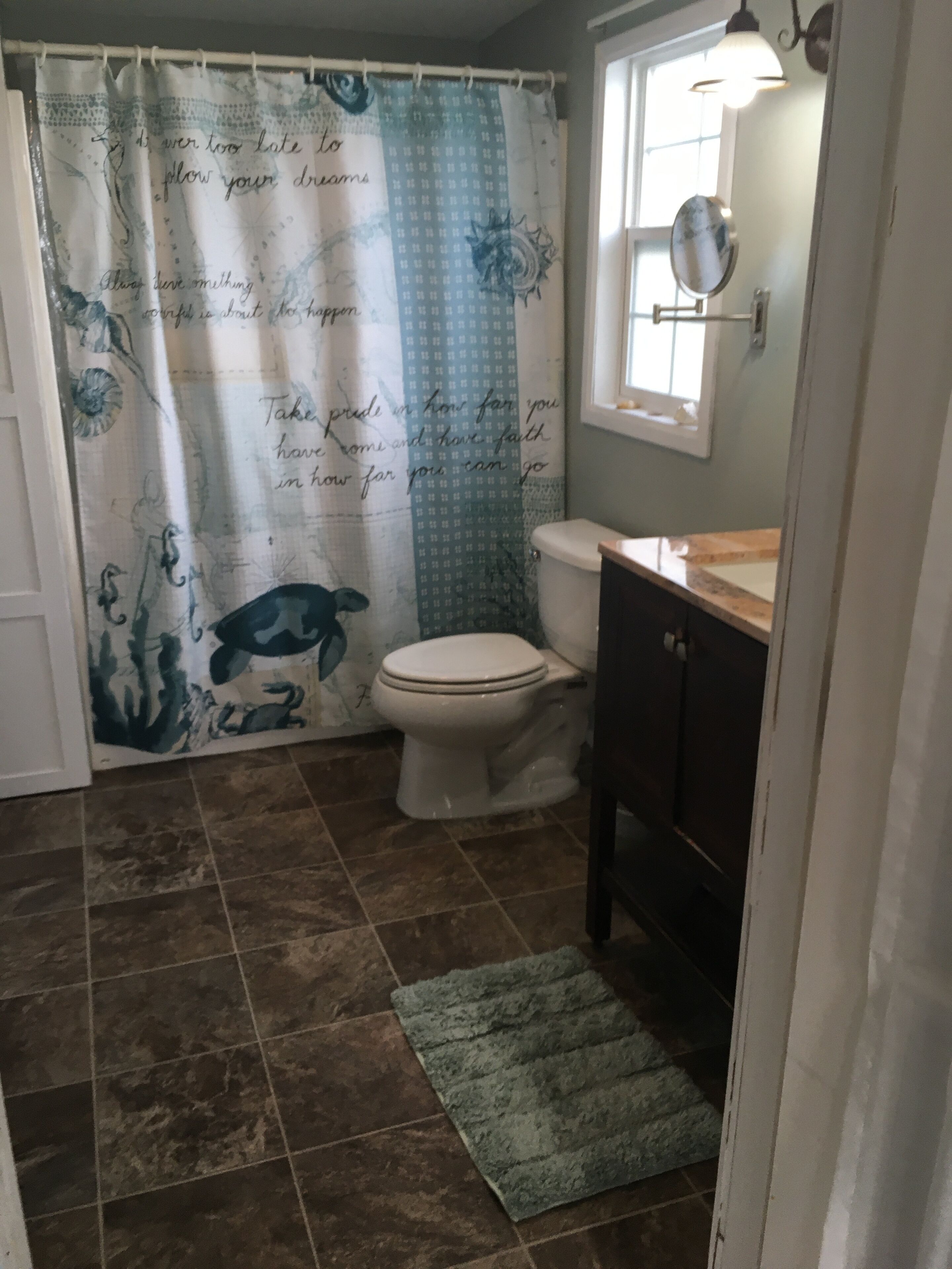 Spacious, light and clean, quiet neighborhood close to amenities