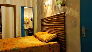 2 quartos, escrivaninha, Wi-Fi de cortesia, roupa de cama