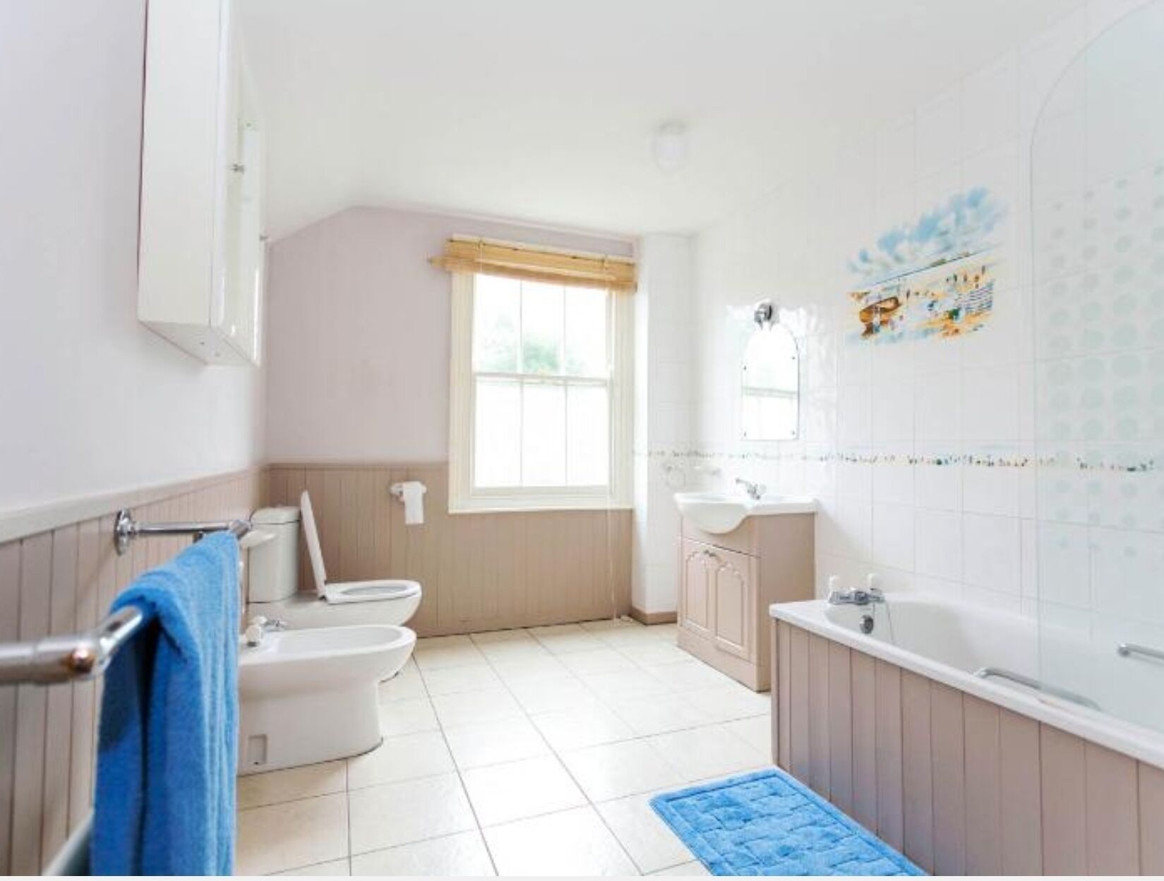 Inviting 2-bed 2- Bath Cottage in Deal Well Locate