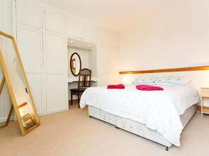2 bedrooms, iron/ironing board, free WiFi, bed sheets - 2-bed 2- Bath Cottage Half Price Monthly Booking (Deal)