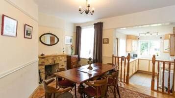 Cottage | Tempat makan