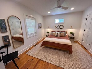 2 chambres, fer et planche à repasser, lit parapluie, accès Internet