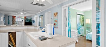Quiet Hideaway Half a Mile to the Beach a Mile to the Boardwalk
Linens Included!