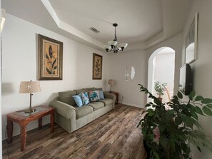 Living area - Cozy Pool Home near Restaurants in Davenport (Davenport)