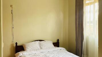 1 bedroom, desk, iron/ironing board, WiFi