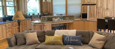 Älytelevisio, DVD-soitin, pöytäjalkapallopöytä, kirjoja