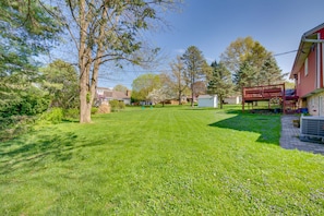 Property grounds - 10 Mi to Dtwn Lancaster: Charming Home w/ Yard! (Leola)