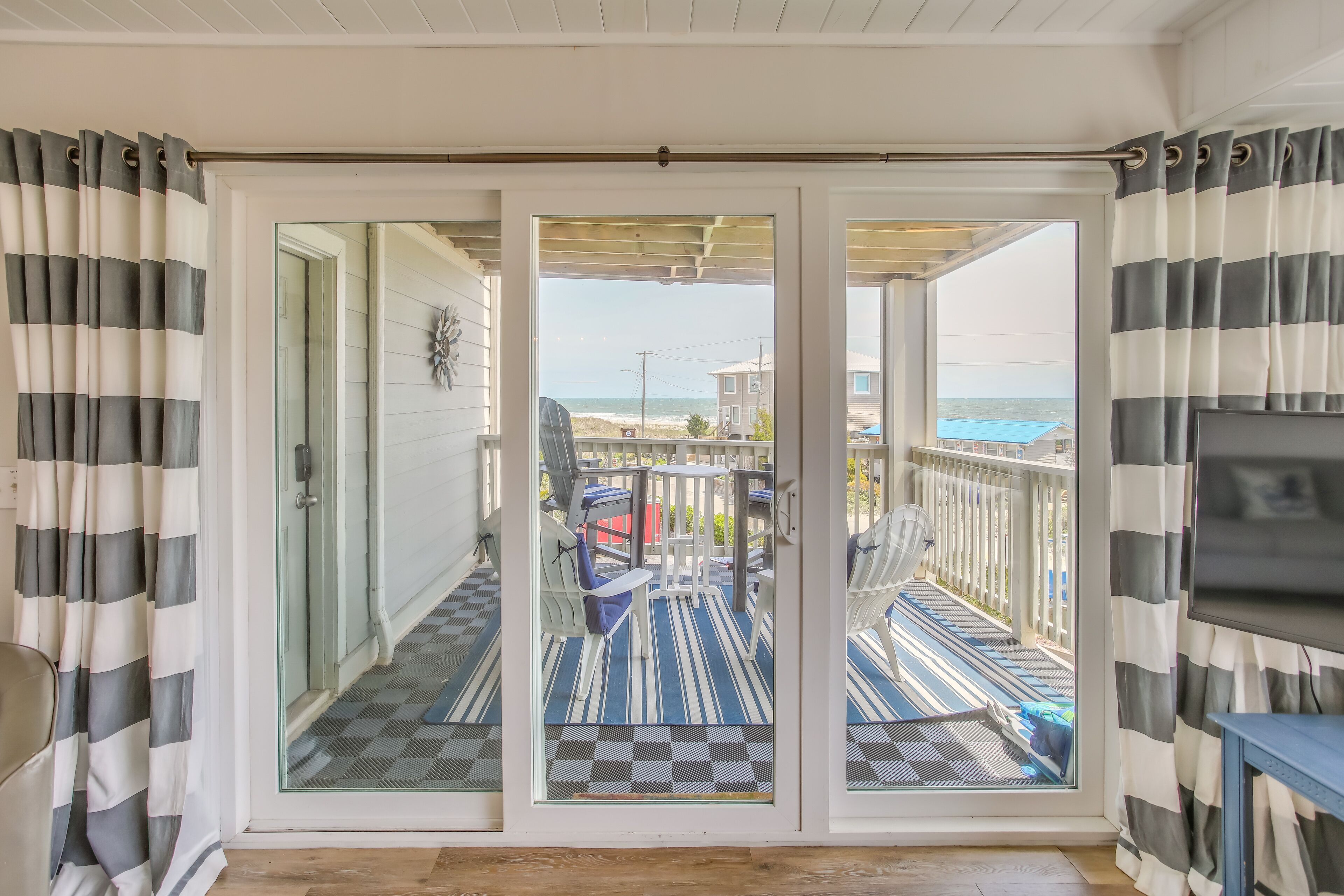 Carolina Beach Condo w/ Community Pool