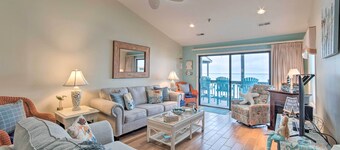 Topsail Beach Oceanfront Oasis w/ Stunning Views!
