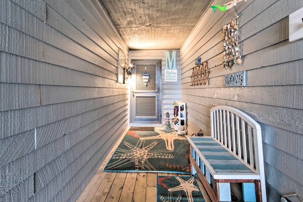 Apartment (2 Bedrooms) | Interior - Topsail Beach Oceanfront Oasis w/ Stunning Views! (Sneads Ferry)