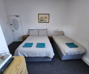 Iron/ironing board - Moorfield Hotel (Blackpool)
