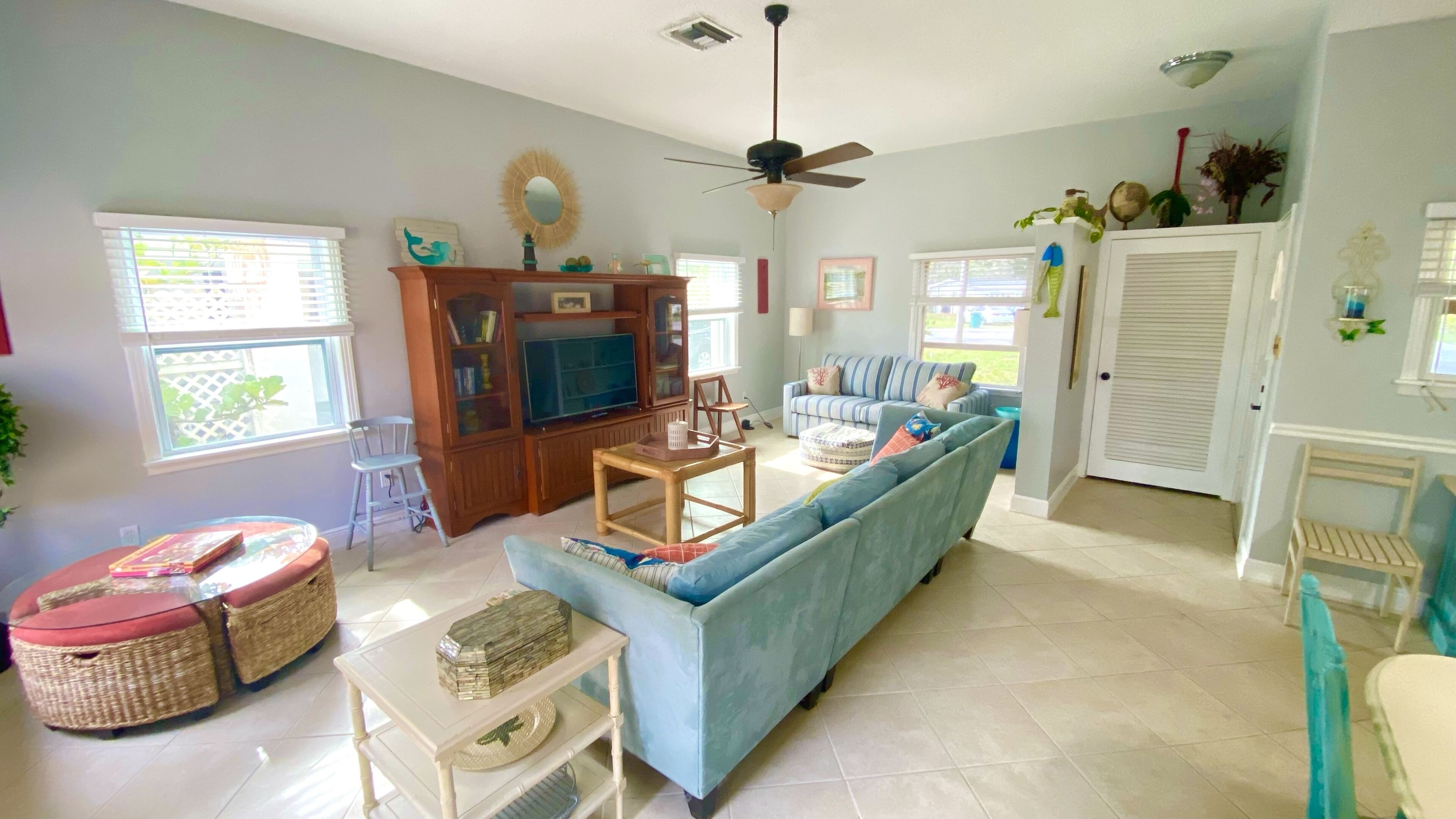 Coastal Retreat, Minutes to Beach, Golf, Downtown