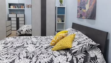 1 bedroom, free WiFi, bed sheets