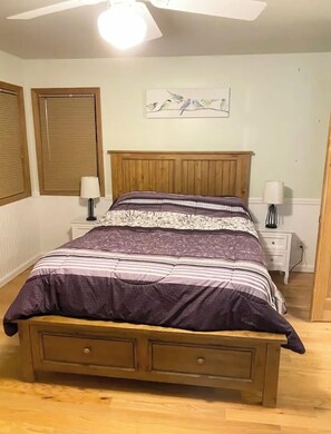 5 bedrooms, desk, travel crib, free WiFi