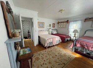 5 Schlafzimmer, Schreibtisch, Reisekinderbett, kostenloses WLAN