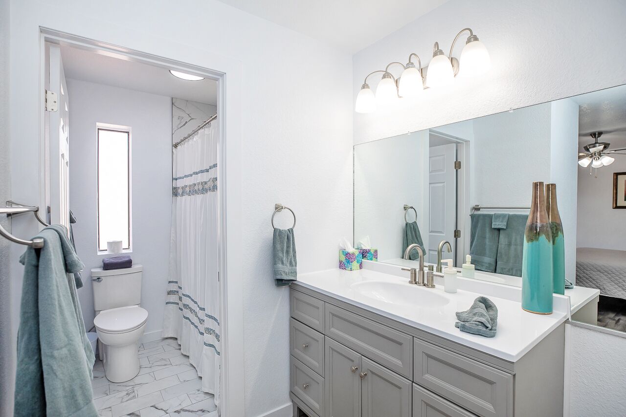 Pristine & Modern Condo