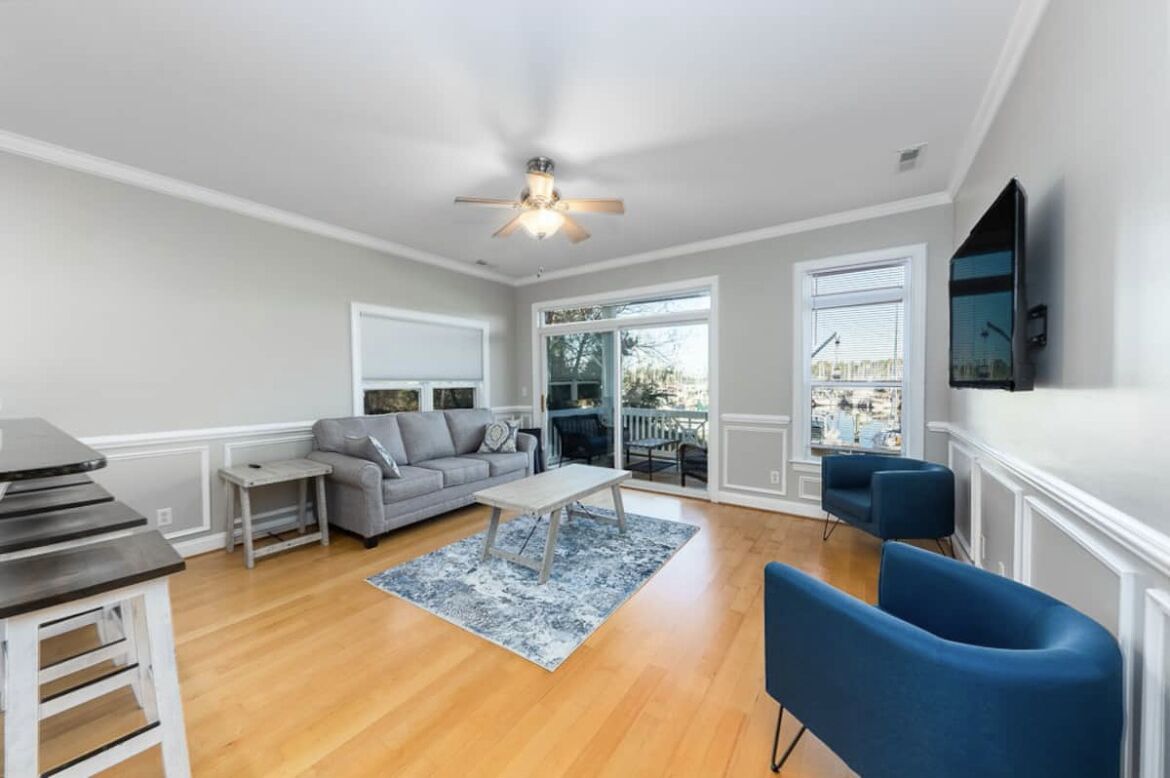 Roof Top Escape on the Marina!