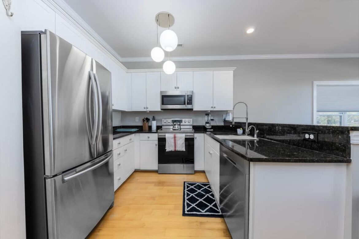 Roof Top Escape on the Marina!