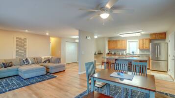 House (2 Bedrooms) | Interior