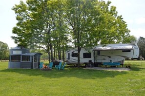 Exterior - Waterfront at the Pines of Canoe Neck (Abell)