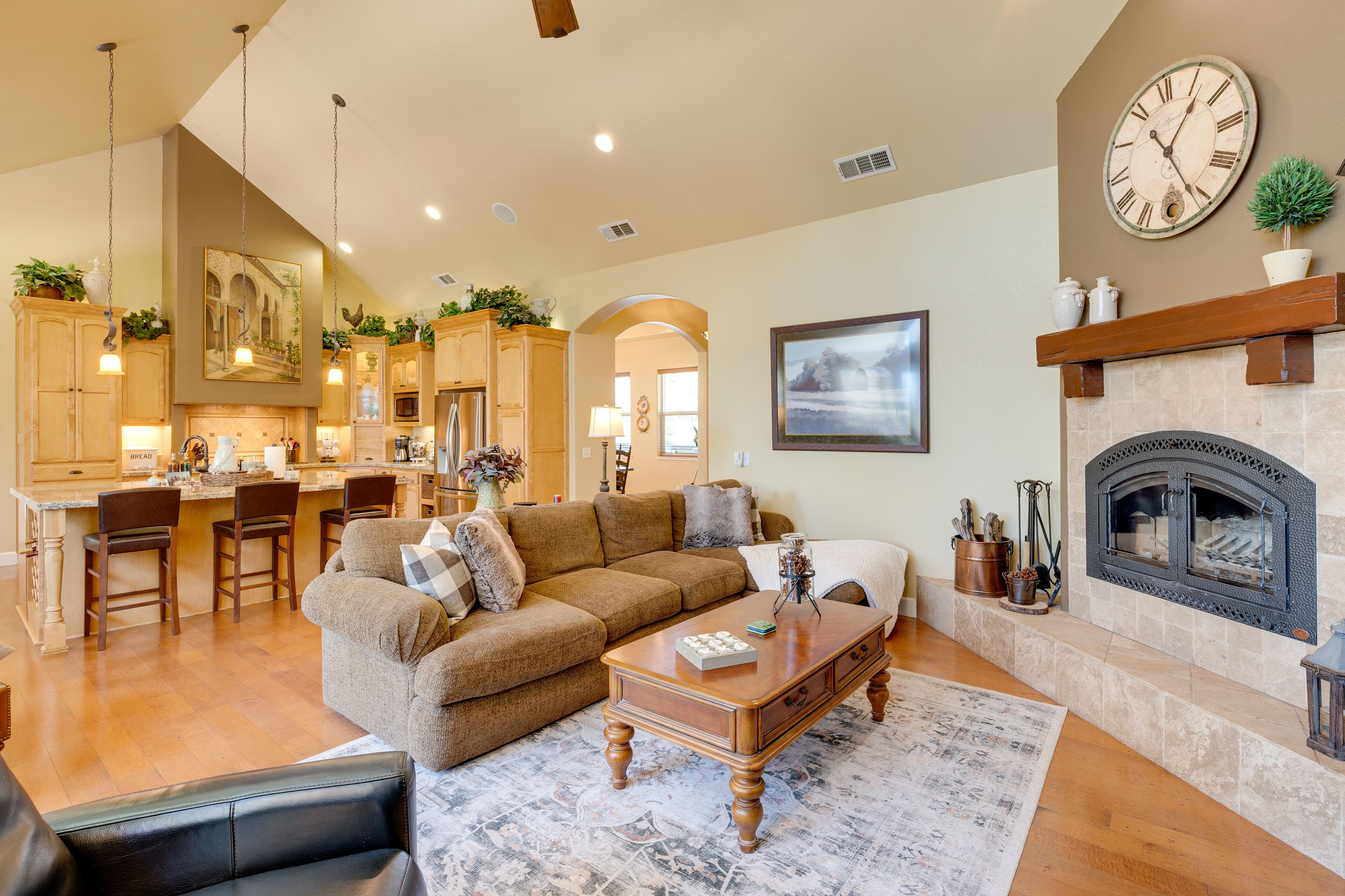 Secluded Pioneer Escape w/ Furnished Decks & Grill