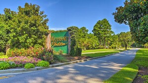A road leading to a sign for Waterford Plantation. - Myrtle Beach Condo w/ Pool: Near Golf & Mall! (Myrtle Beach)